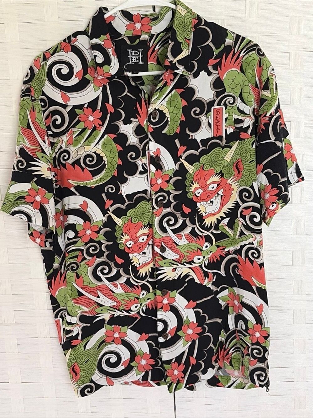 Vintage Ed hardy short sleeve Button Up Hawaiian Shirt W Dragon Men’s Medium